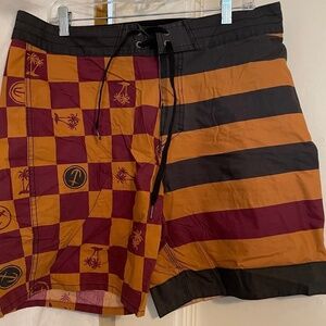 Vans Off The Wall + Captain Fin Co Board Shorts size 36